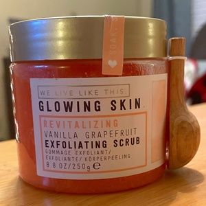 Glowing Skin Revitalizing Vanilla Grapefruit Exfoliating Scrub w/Measuring Spoon